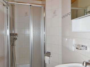 Badezimmer - Ferienhaus FSG Samedan