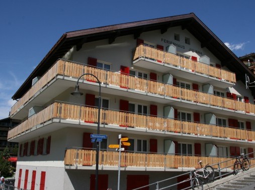 Aussenansicht im Sommer - Ferienhaus Juliana