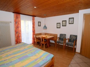 Wohn- und Schlafzimmer - Ferienhaus Juliana