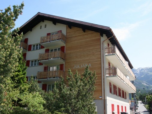 Aussenansicht im Sommer - Ferienhaus Juliana
