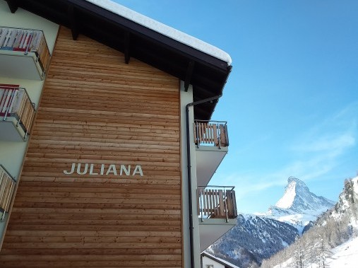Aussenansicht im Sommer - Ferienhaus Juliana