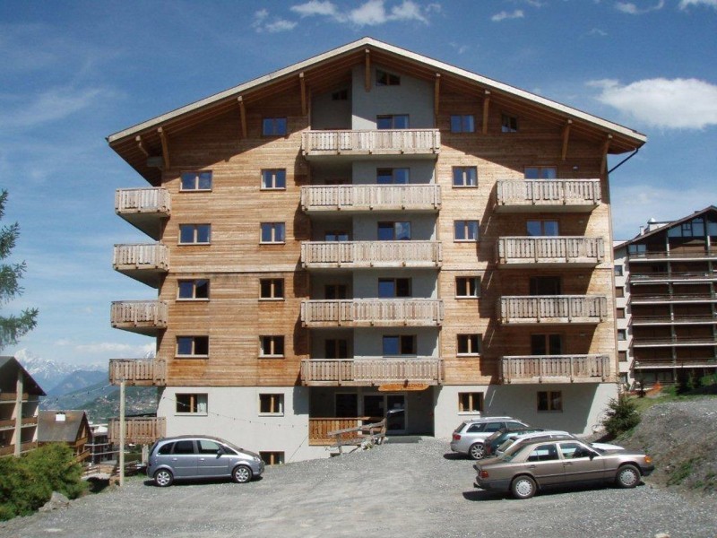 Aussenansicht im Sommer - Ferienhaus Le Pracondu