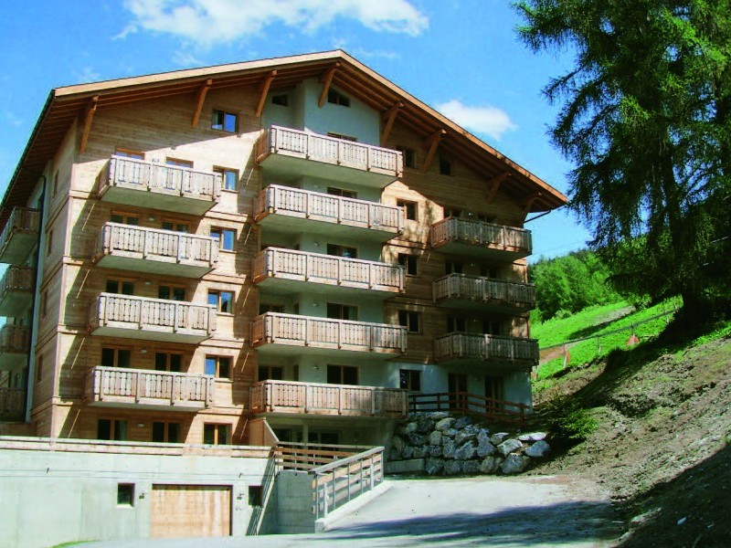 Aussenansicht im Sommer - Ferienhaus Le Pracondu
