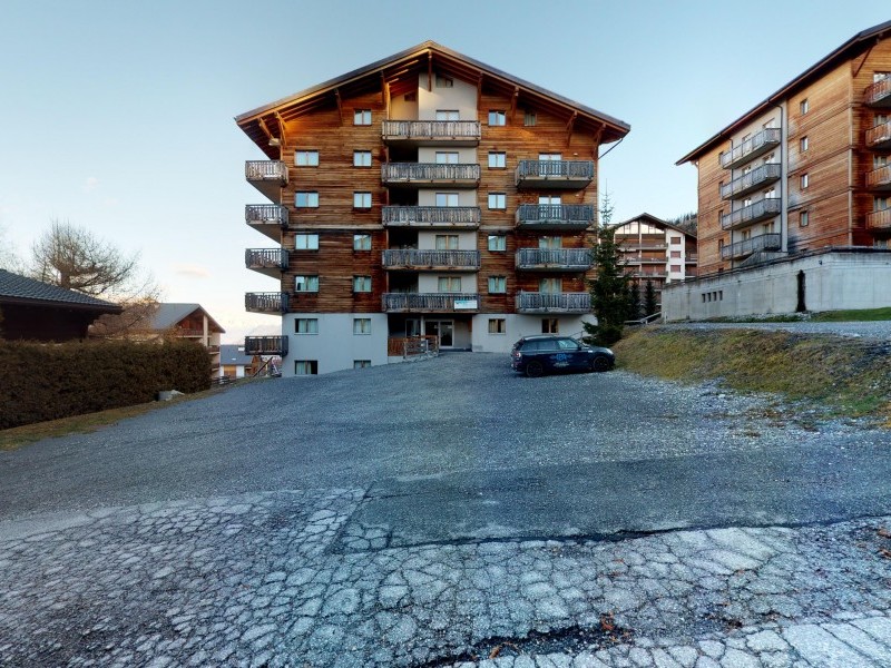 Aussenansicht im Sommer - Ferienhaus Le Pracondu
