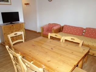 Wohnzimmer mit Essbereich - Ferienhaus Le Pracondu