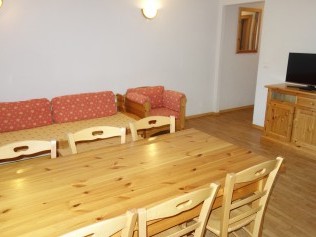 Wohnzimmer mit Essbereich - Ferienhaus Le Pracondu