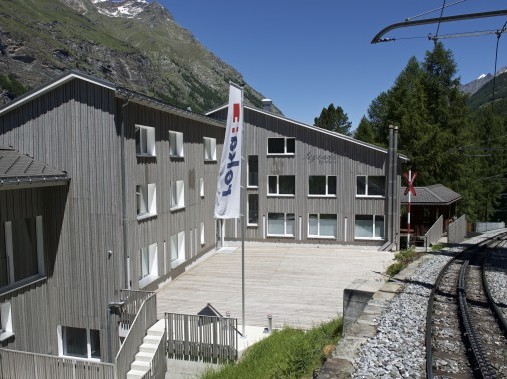 Aussenansicht im Sommer - Ferienhaus legendär