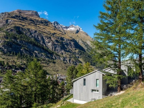 Aussenansicht im Sommer - Ferienhaus legendär