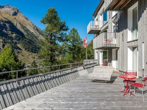 Aussenansicht im Sommer - Ferienhaus legendär