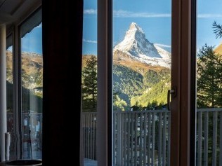Balcon avec vue sur le Cervin - Maison de vacances legendär