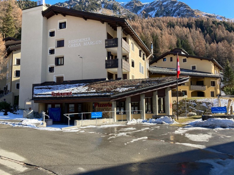 Aussenansicht im Winter - Ferienhaus Margun