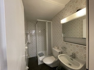 Badezimmer - Ferienhaus Schlössli