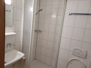 Badezimmer - Ferienhaus Schlössli