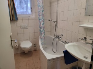 Badezimmer - Ferienhaus Schlössli