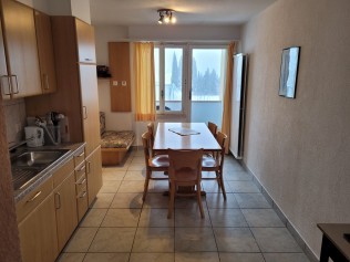 Küche mit Essbereich - Ferienhaus Schlössli