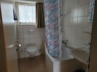 Badezimmer - Ferienhaus Schlössli