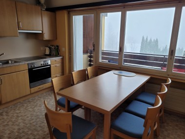 Küche mit Essbereich - Ferienhaus Schlössli