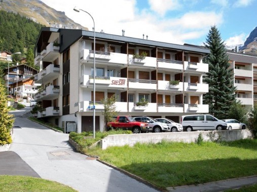 Aussenansicht im Sommer - Ferienhaus Siesta