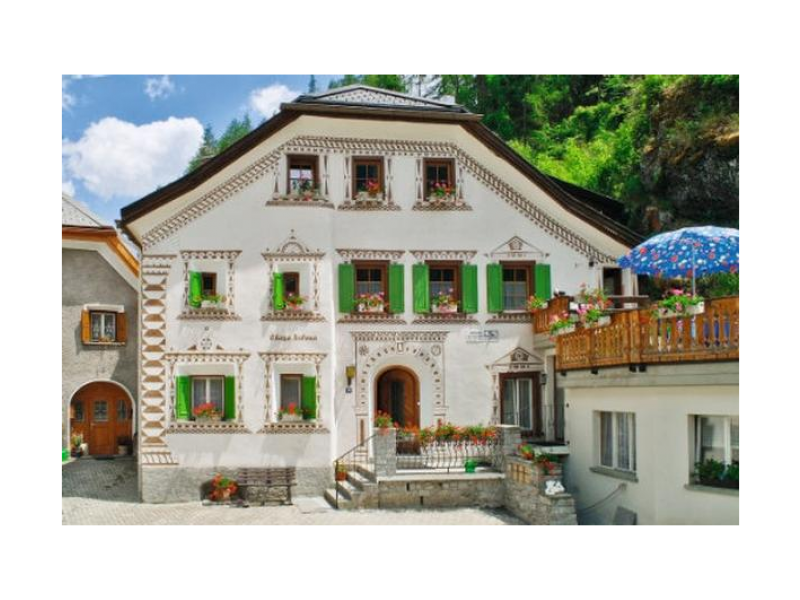 Aussenansicht im Sommer - Ferienhaus Solena
