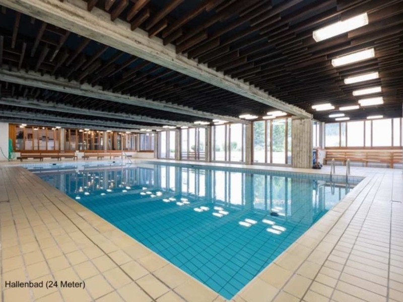 Schwimmbad - Ferienhaus Uf'm Büel