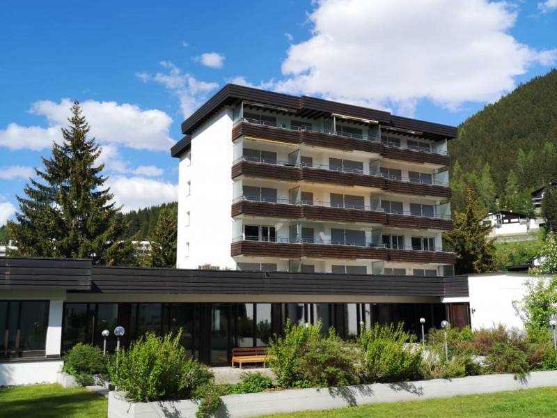 Aussenansicht im Sommer - Ferienhaus Uf'm Büel