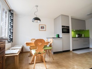 Beispiel Küche mit Essbereich  - Ferienpark Alpine Village