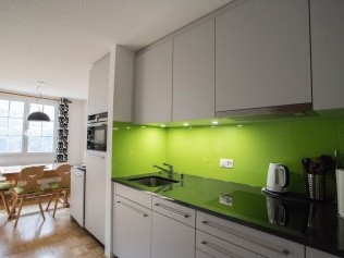 Beispiel Küche mit Essbereich  - Ferienpark Alpine Village