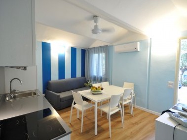 Living room with dining area - Riva degli Etruschi