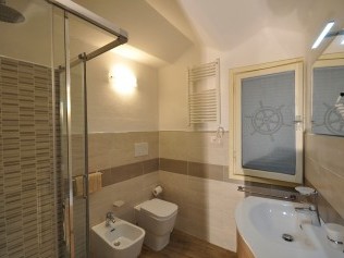 Badezimmer - Riva degli Etruschi