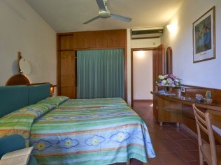 Schlafzimmer - Riva degli Etruschi