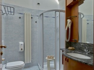 Badezimmer - Riva degli Etruschi