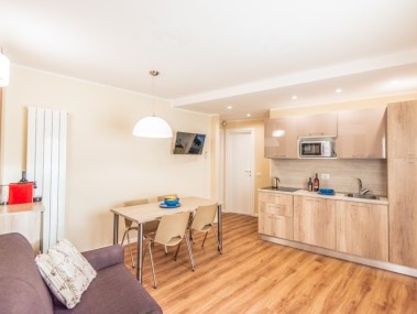 Living room with dining area - Riva degli Etruschi