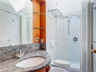 Badezimmer - Riva degli Etruschi