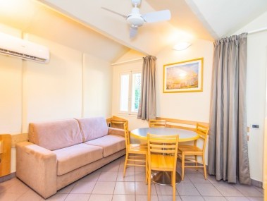 Living room with dining area - Riva degli Etruschi