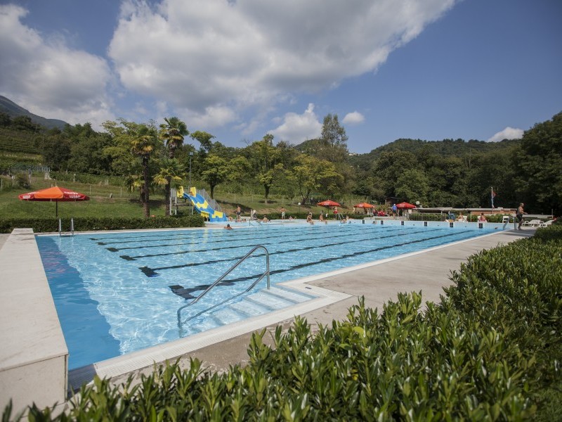Schwimmbad - Feriensiedlung I Grappoli