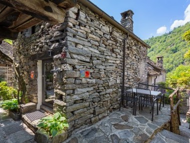 Terrasse - Feriensiedlung Rustici della Verzasca