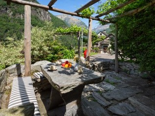 Terrasse - Feriensiedlung Rustici della Verzasca