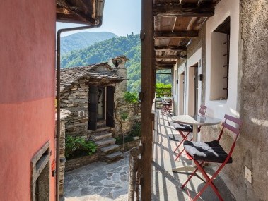 Balkon - Feriensiedlung Rustici della Verzasca