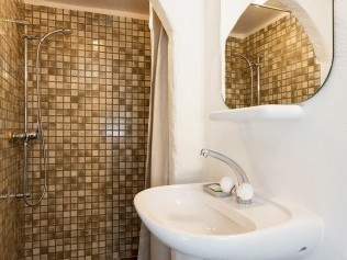 Badezimmer - Feriensiedlung Rustici della Verzasca