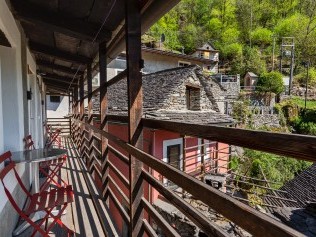 Balkon - Feriensiedlung Rustici della Verzasca