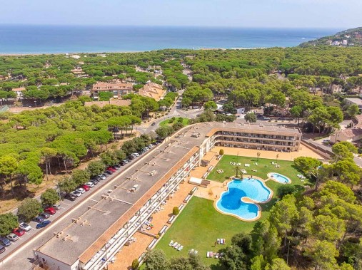 Ferienanlage aus der Vogelperspektive - Golf Beach Residence Pals