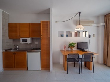 Cuisine avec coin repas - Golf Beach Residence