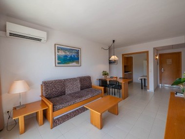 Salon avec coin repas - Golf Beach Residence