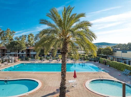 Paesaggio della piscina per divertimento in acqua dolce