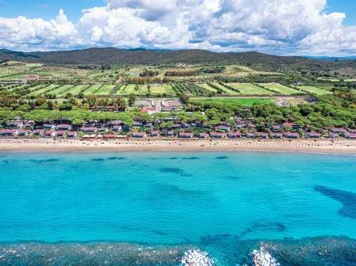 Resort Golfo del Sole vista dal mare