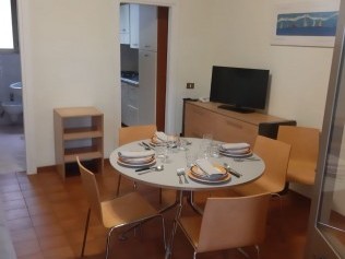 Wohnzimmer mit Essbereich - Golfo del Sole