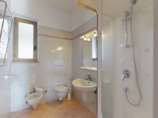 Badezimmer - Ferienwohnung - Golfo del Sole