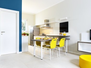 Wohnzimmer mit Essbereich - Golfo del Sole