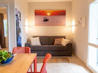 Wohnzimmer mit Essbereich - Golfo del Sole