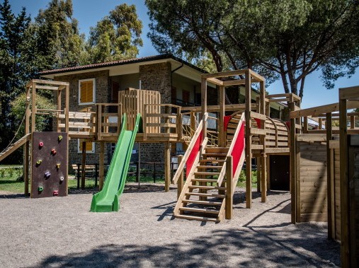Gioco e divertimento garantito per tutta la famiglia - Resort Golfo del Sole
